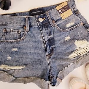 Aeropostale distressed Jean Shorts - size 6